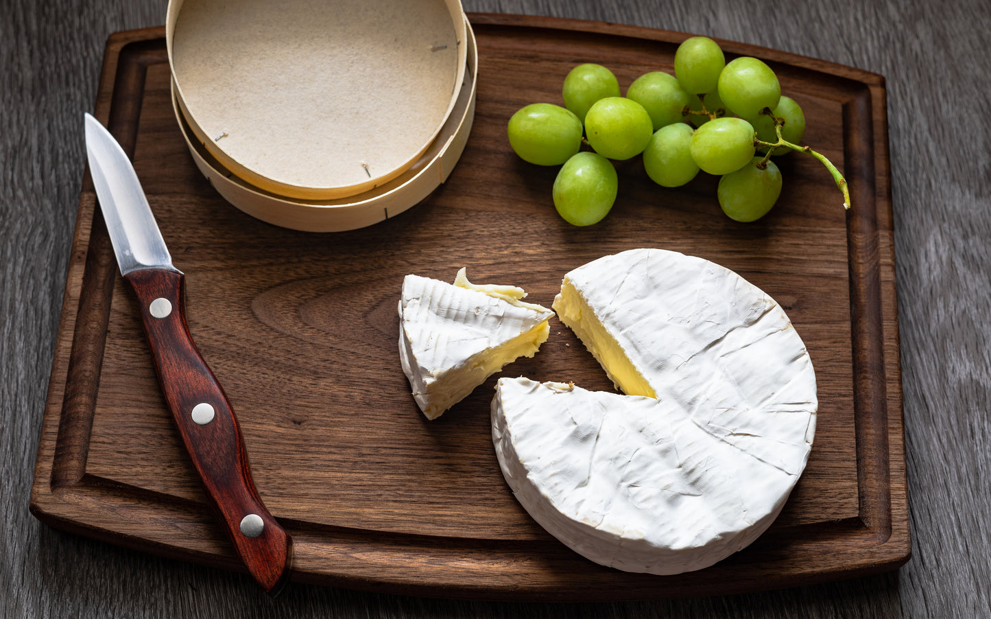 Arched Cutting Board With Juice Groove
